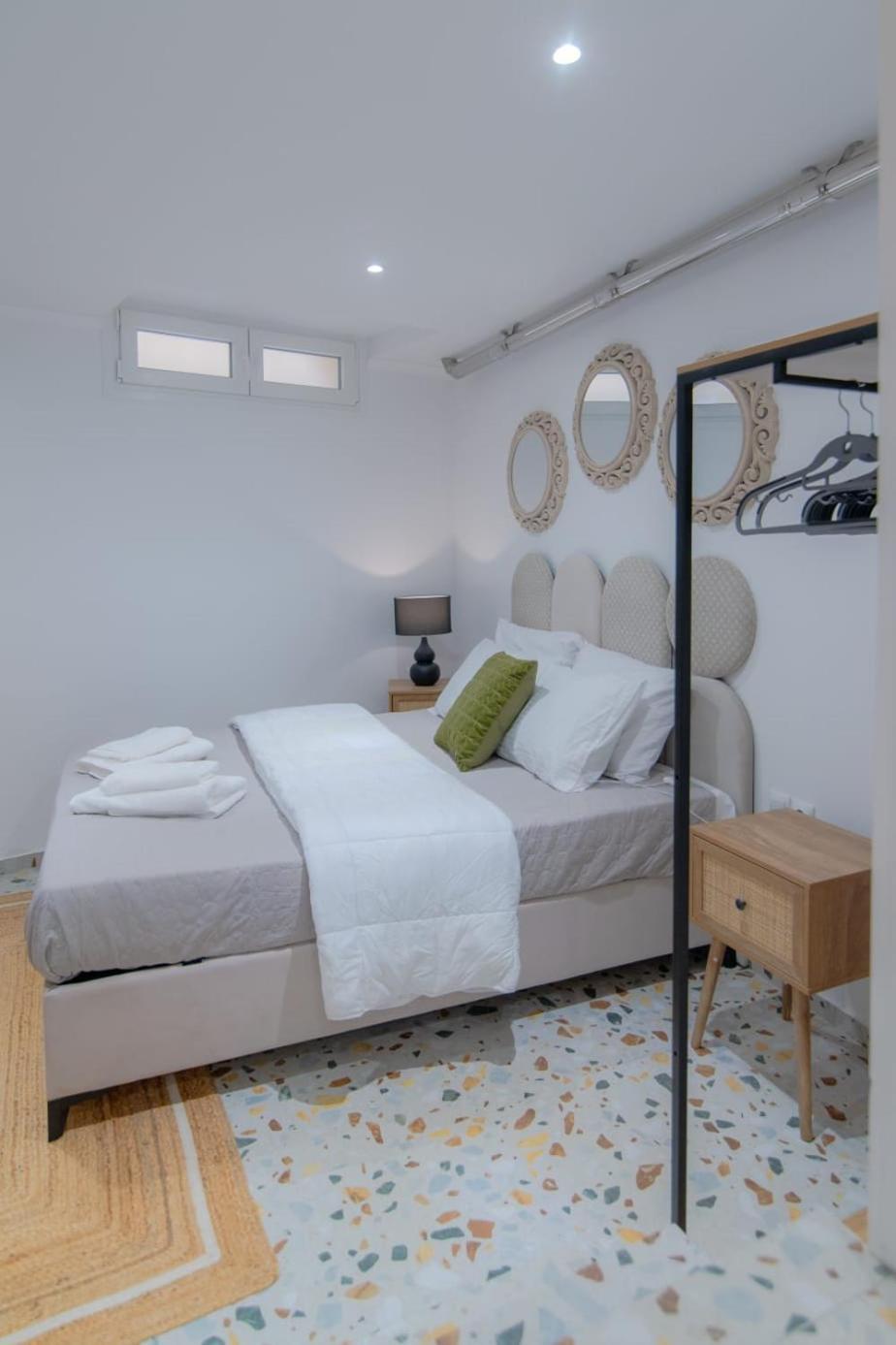 Delenco Trio Apartment เอเธนส์ ภายนอก รูปภาพ